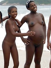 Amateur porn photos made by a hidden camera on the beach