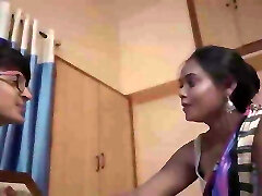 Desi Kamvali Bay Sunita Has Hardcore sex with Virgin Man