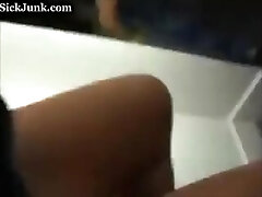 How Femmes Can Make Shopping More Fun For Men.flv