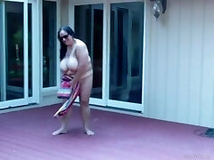 indien énorme boob 50yo aunty mira et moi à la piscine