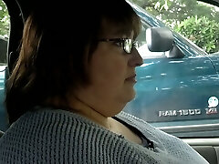 Mature BBW neighbor doll wants to play with my man-meat in her car