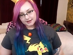 Sensuous BBW kitten  with colored hair and shaking bubble