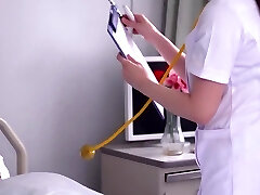 b2g0304 - service de fellation riche d'une infirmière mature