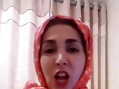 Plump Arab Mom in Hijab 3
