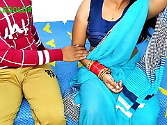 Komal bahut hi khubsurat hai sadi aur blouse very uber-sexy komal bhabhi 