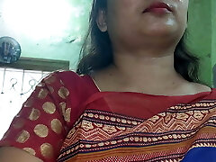 Indian Bhabhi has sex with stepbrother showing boobs