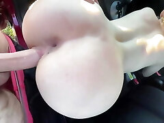 a girl working in a taxi took my stiff dick