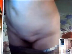 chinese mature woman takes off clothes on webcam