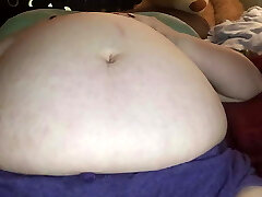 nagitokowaru & # 039;s huge overstuffed belly