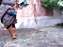 Indian Bhabhi standing Pee Indian Bhabhi standing Pee