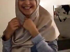 Steaming Paki Hijab Girl
