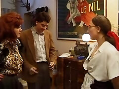 Mature French sluts seduce men with their pussies Mature French sluts seduce men with their pussies