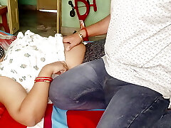 Desi Indian Maid Has Sex with Indian Man Beautiful Girl