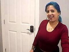 Door Dash delivery doll gets a HUGE tip !!! Sly Diggler