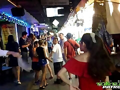 Horny guy shows how to pick up a real Thai chick Mee in some bars