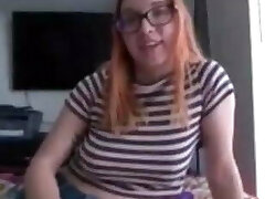 wide bhabhi chuche dhikhate huwe