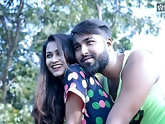 Pati ke chhote bhai apne hello nai nawalee bhabhi ko make an impression karke chodne ka maja luta jab ghar pe bhaiya nahi tha