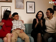 Exchange the mature slut wifey and have sex with her fuck her big knockers and wet pussy Exchange the mature slut wifey and have sex with her fuck her big knockers and wet pussy