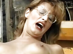 e stata distrutta nel mezzo della sua fattoria e stata distrutta nel mezzo della sua fattoria