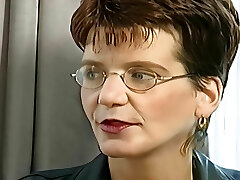 omi steht auf porno castings und geniesst den grossen dildo in ihrer beaver omi steht auf porno castings und geniesst den grossen dildo in ihrer beaver