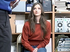 магазинная кража телка кензи райанс наказывается один кудрявый чувак магазинная кража телка кензи райанс наказывается один кудрявый чувак