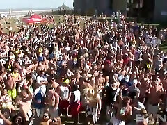 возбужденные сексуальные шлюшки собираются вместе на несколько диких пляжных вечеринок возбужденные сексуальные шлюшки собираются вместе на несколько диких пляжных вечеринок