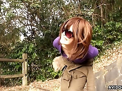 Pissing Chinese gal Atsuko Wata was caught on the bride in broad daylight Pissing Chinese gal Atsuko Wata was caught on the bride in broad daylight