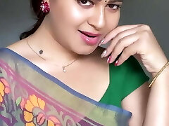 sexy Indian Aunty Uber-sexy Green Saree