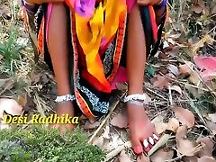 村户外裸体Dehati女人在纱丽印地文色情视频