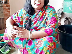Desi stepmother sucks cum in hatch