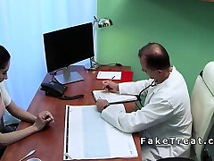 Russian patient humps Czech doctor