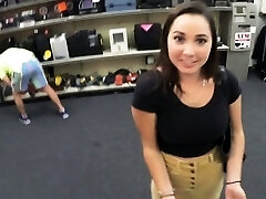 Ziemlich college girl blinkt bigtits und schlug für Bargeld Ziemlich college girl blinkt bigtits und schlug für Bargeld