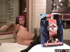 Emo girl solo pussy play