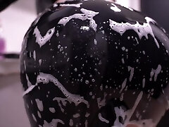 сексуальная горничная в латексе и пене сексуальная горничная в латексе и пене