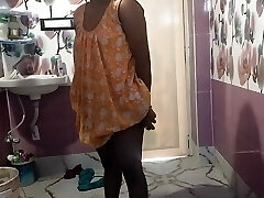 Desi Bengali Bhabhi Pulverized in Bathroom