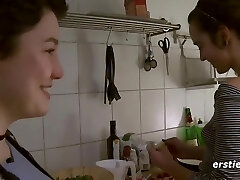 новый университет в берлине! биргит и эффи живут вместе в их фантазиях новый университет в берлине! биргит и эффи живут вместе в их фантазиях