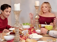 Super-sexy blonde Ryan Keely gets her cunt smashed in the kitchen