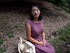 H053G04 A plain 60th birthday mature woman is a shaved pussy! An ordinary aunt makes a figure with an excellent sensitivity jiggle
