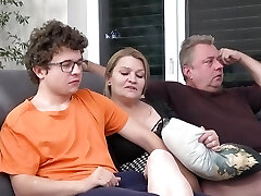 похотливая бабуля в натуральном виде - familyscrew похотливая бабуля в натуральном виде - familyscrew