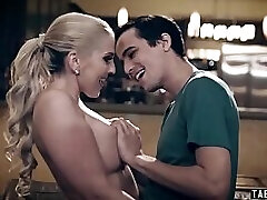 запретная тренировка с мачехой милфой с большой грудью запретная тренировка с мачехой милфой с большой грудью