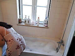 Latina Wife Calls Handyman to Fix the Hot Bath Latina Wife Calls Handyman to Fix the Hot Bath