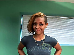 Ebony babe displays her stellar body Ebony babe displays her stellar body