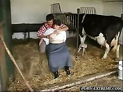 Oversized Woman Terrorised Lil' Yokel