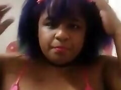 Midget got phat arse on her