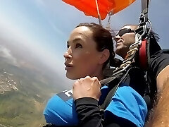 новости @ секс - прыжки с парашютом с лизой энн! пт 2