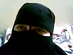 Lustful Arabian mommy in hijab fucked bad doggystyle