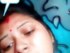 Indian desi wife Showcase her boob