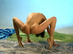 ein weiteres meiner fotoshootings mit der wunderschönen flexiblen nacktballerina annett a. teil 7 (von 8)