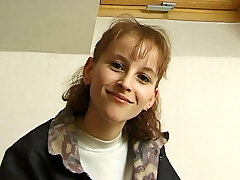 18 Jaehrige Rothaarige braucht Taschengeld 18 Jaehrige Rothaarige braucht Taschengeld