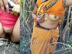 New best indian desi Village bhabhi outdoor peeing porn